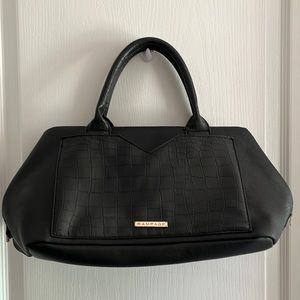 🖤 Chic Handbag with Faux Croc Details 🖤
